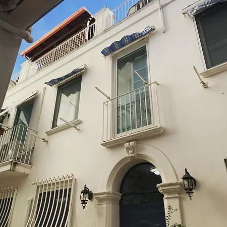 Emme Enne Πανσιόν 3*